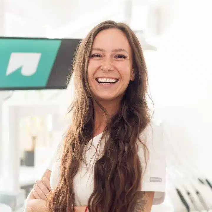 Martina Holcbarová zubná asistentka